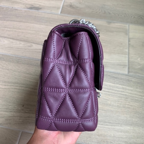 MICHAEL KORS SLOAN LARGE QUILTED LEATHER SHOULDER BAG - Picture 7 of 9